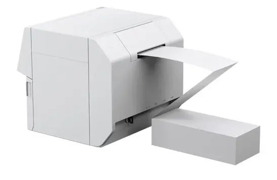 Etikettendrucker ColorWorks C4000e BK von Epson mit Ethernet & USB Anschluss von hinten mit Etikettenstapel