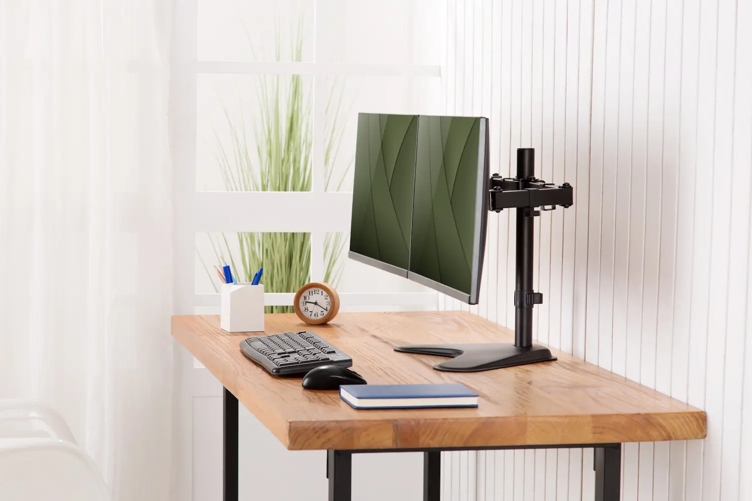Monitorhalterung in Büro